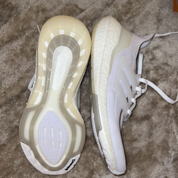 ULTRABOOST 21 - Picture 3 of 3